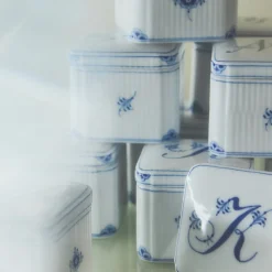 Alfabet Kollektion|Opbevaringskrukker*Royal Copenhagen Alfabet Kollektion firkantet bonbonniere, , 13 l C