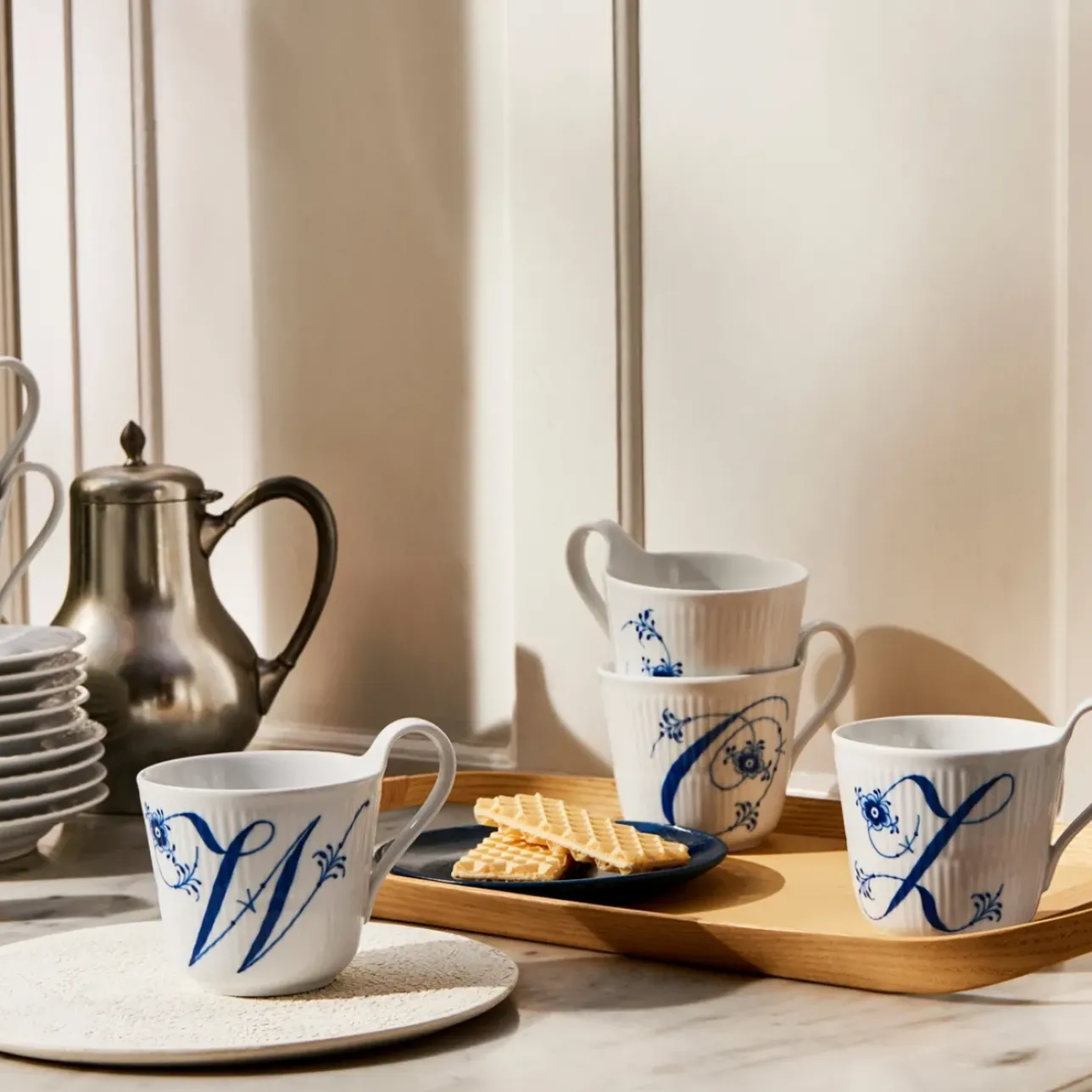 Alfabet Kollektion|Kaffekopper*Royal Copenhagen Alfabet Kollektion højhankskop, W, 33 cl