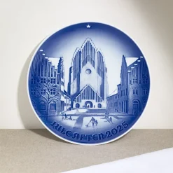 Blå Samlerartikler|Blå Samlerartikler*Royal Copenhagen Bing & Grøndahl juleplatte 2025, Grundtvigs Kirke, 18 cm