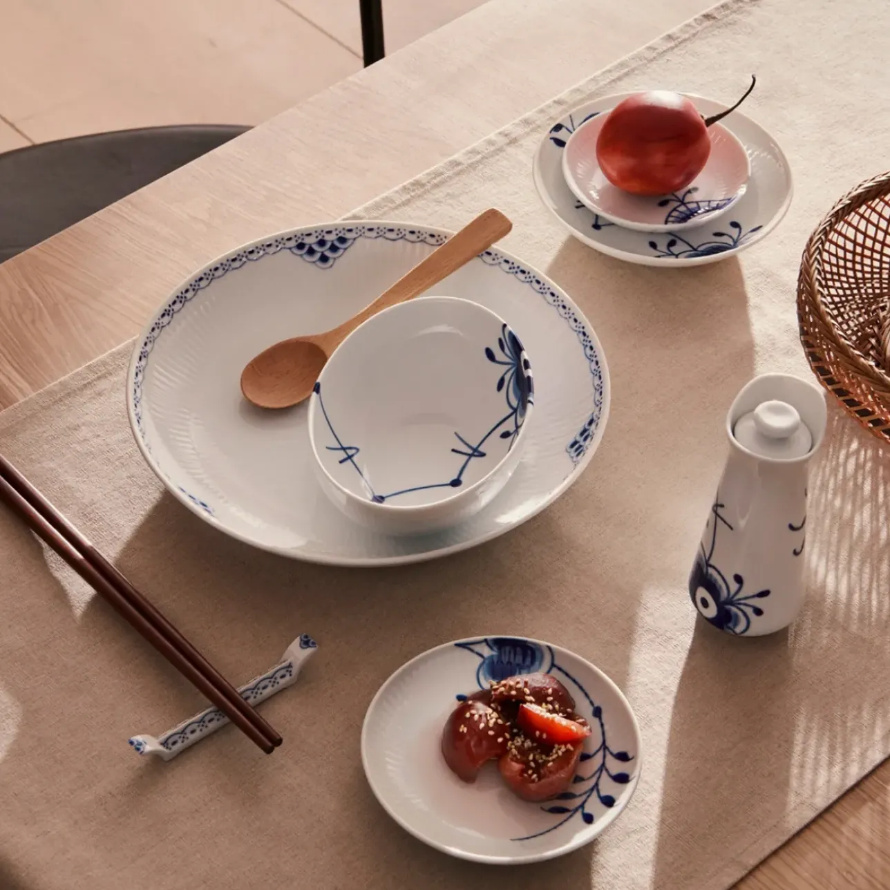 Blå Mega Riflet|Snackskåle*Royal Copenhagen Blå Mega Riflet oval skål, 37 cl