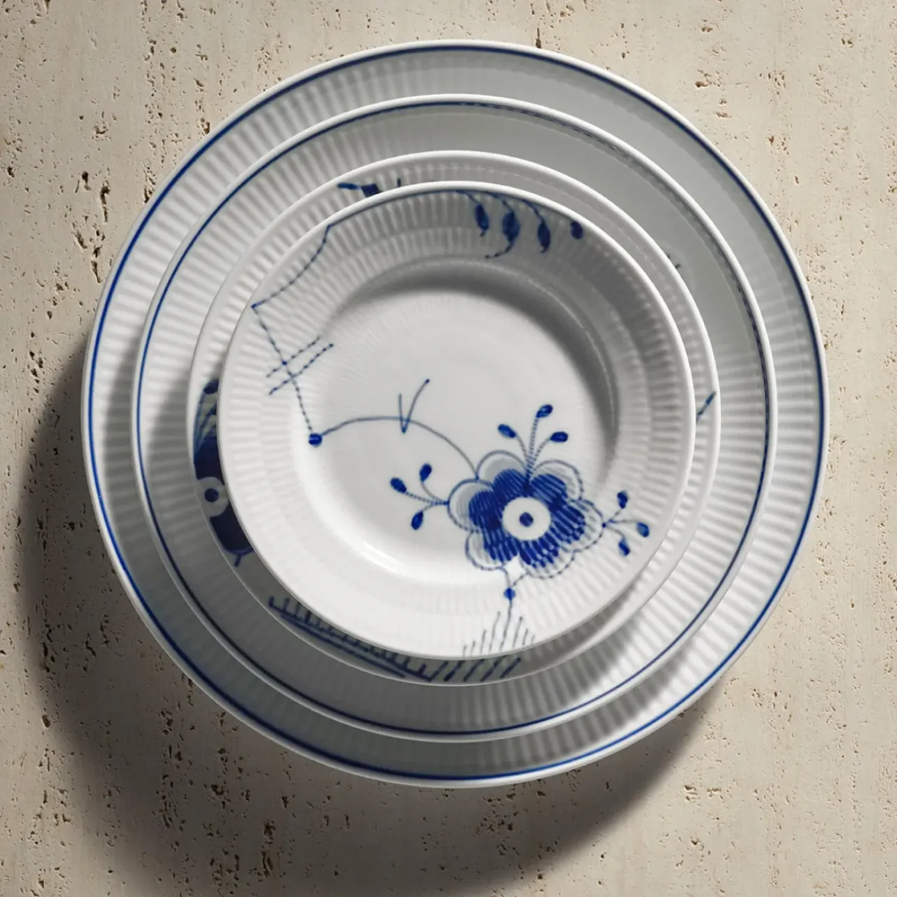 Blå Mega Riflet|Desserttallerkener*Royal Copenhagen Blå Mega Riflet tallerken, dekoration 6, 17 cm