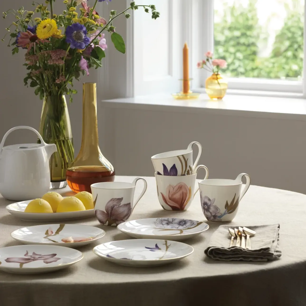 Flora|Kaffekopper*Royal Copenhagen Flora højhankskop, , 33 cl Rhododendron