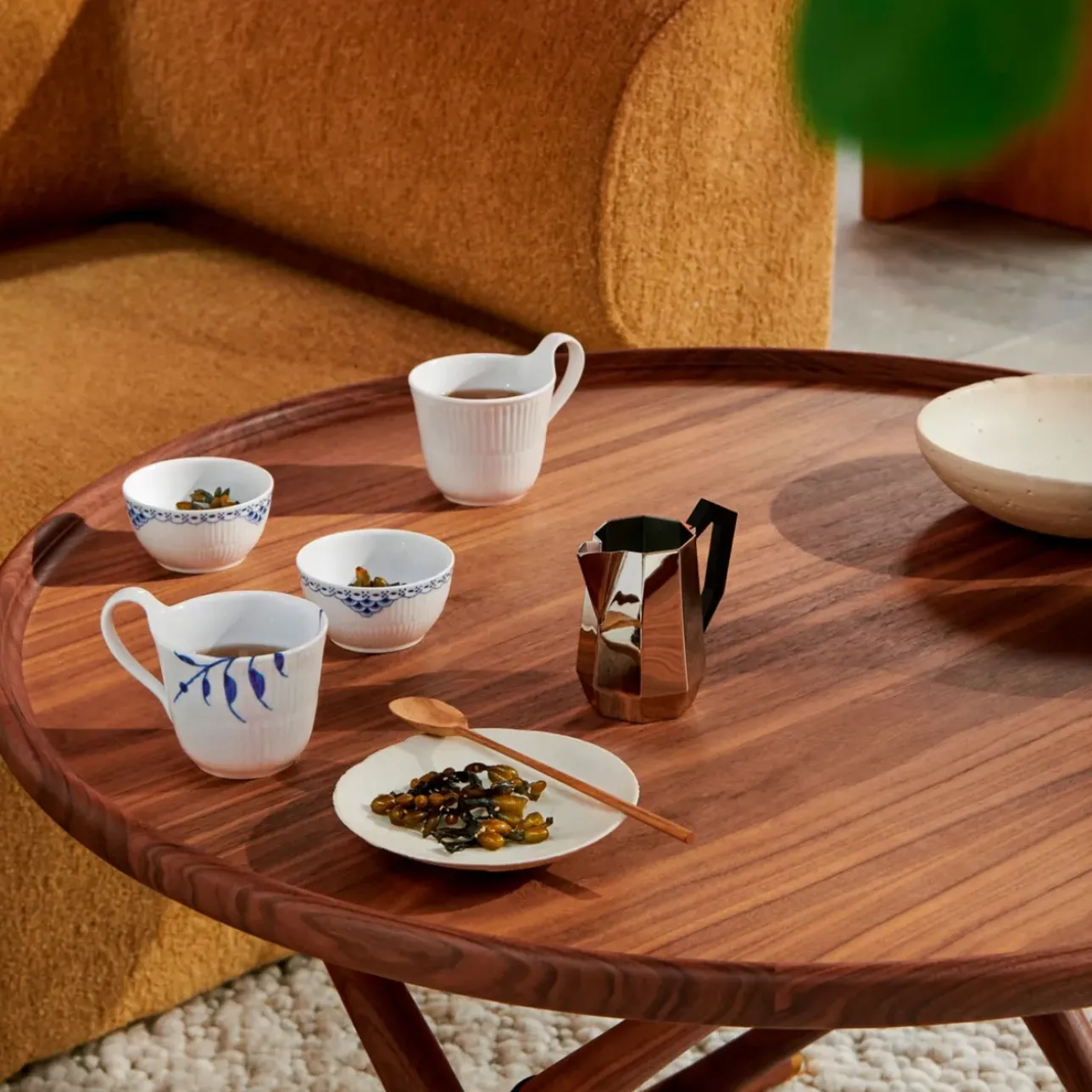 Hvid Riflet|Kaffekopper*Royal Copenhagen Hvid Riflet højhankskop, 24 cl