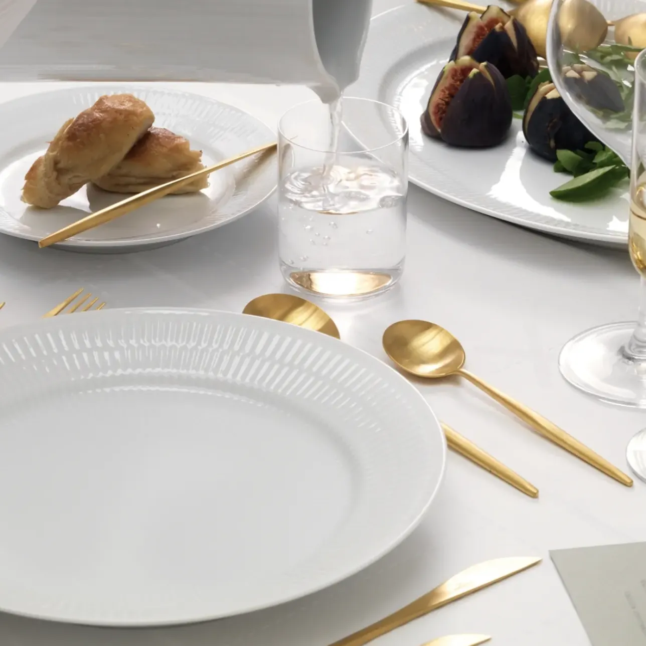 Hvid Riflet|Sovseskåle Og -Kander*Royal Copenhagen Hvid Riflet sauceskål, 55 cl
