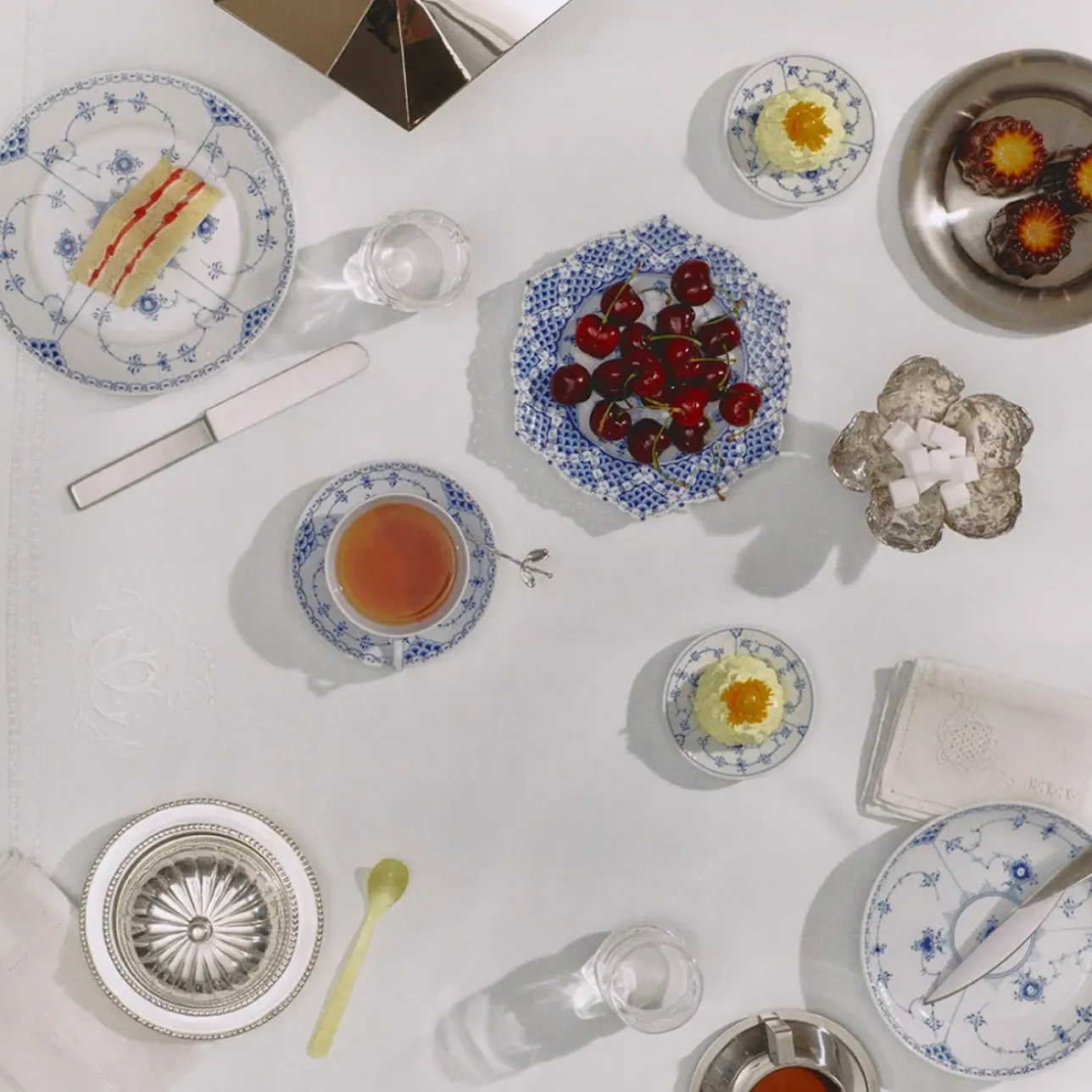 Musselmalet Halvblonde*Royal Copenhagen Musselmalet Halvblonde skål, 25 cm