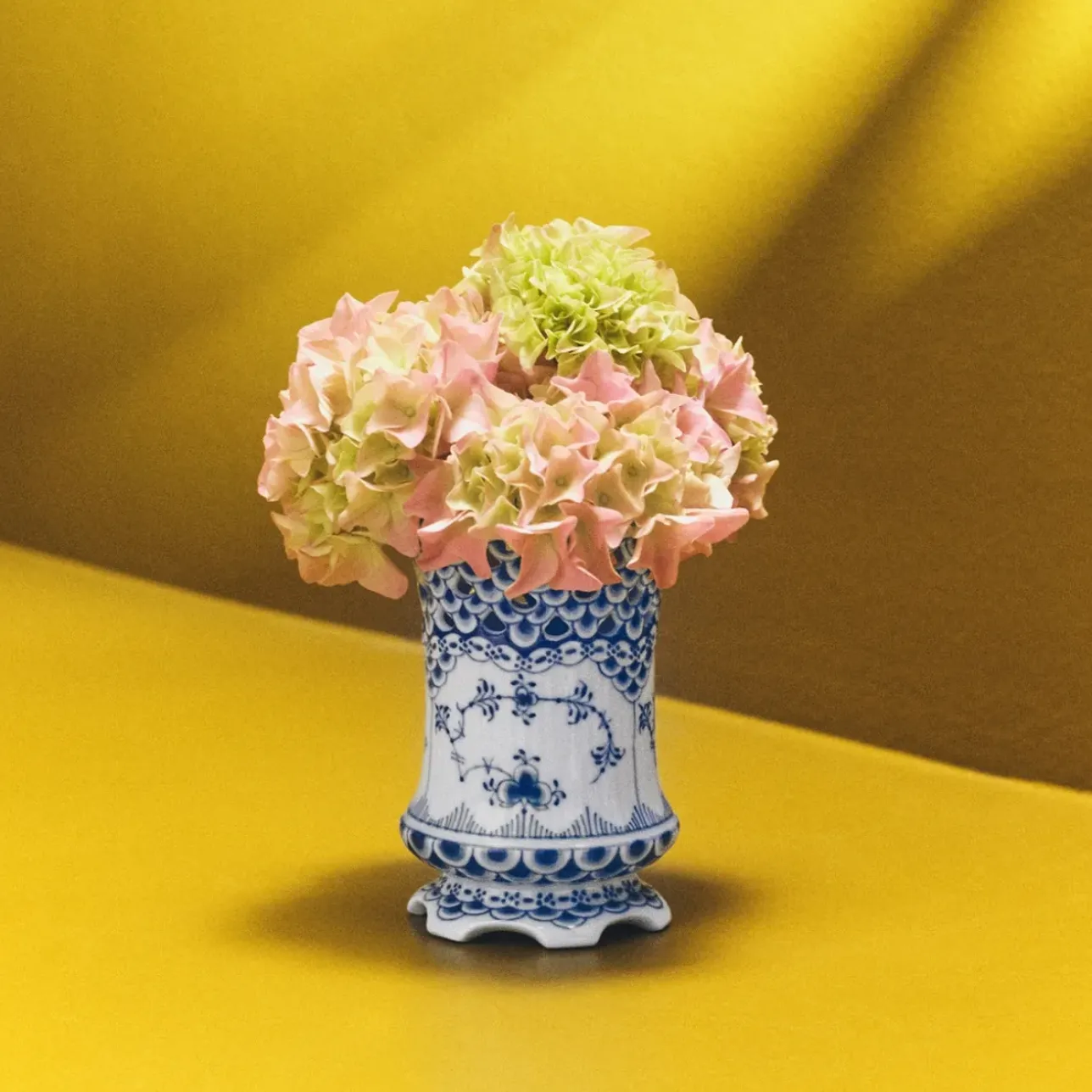 Eksklusive Steldele|Musselmalet Helblonde*Royal Copenhagen Musselmalet Helblonde vase, 11 cm