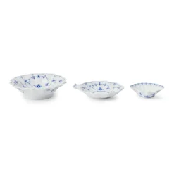 Eksklusive Steldele|Musselmalet Riflet*Royal Copenhagen Musselmalet Riflet serveringssæt, 17,5 cm, 15,5 cm, 10,5 cm, 3 stk.