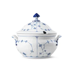 Eksklusive Steldele|Musselmalet Riflet*Royal Copenhagen Musselmalet Riflet terrin med låg, 460 cl