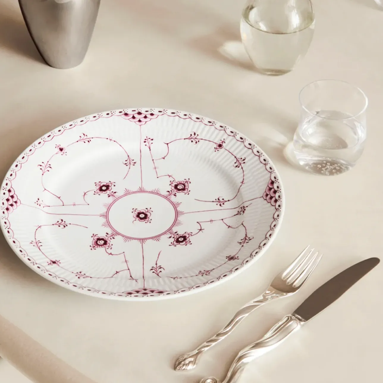Eksklusive Steldele|Purpur Musselmalet Halvblonde*Royal Copenhagen Purpur Musselmalet Halvblonde tallerken, 27 cm