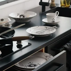 Sort Mega Riflet|Dybe Tallerkener*Royal Copenhagen Sort Mega Riflet dyb tallerken, 24 cm