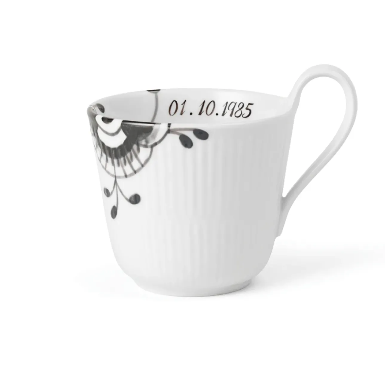 Sort Mega Riflet|Kaffekopper*Royal Copenhagen Sort Mega Riflet højhankskop, , 33 cl Bespoke