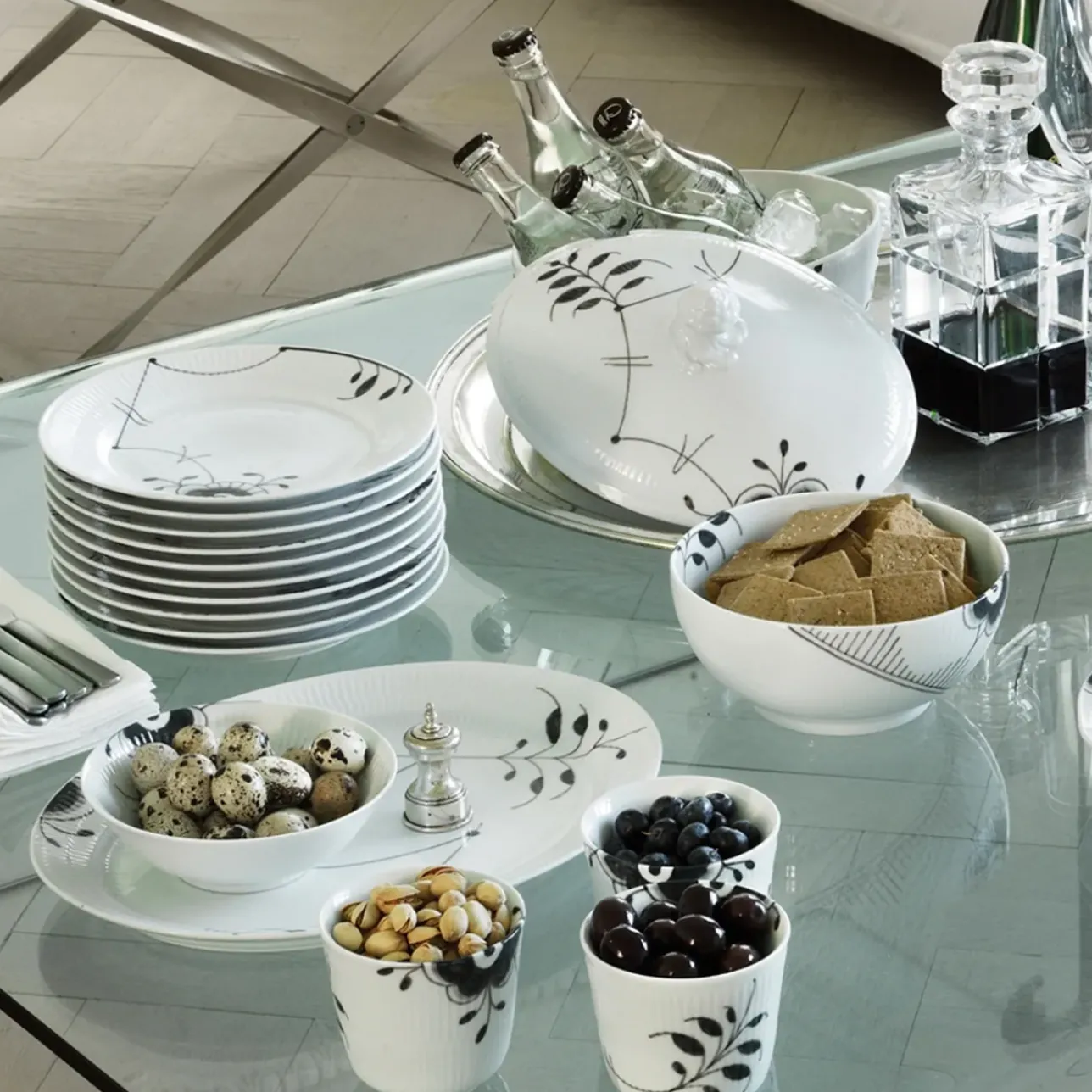 Sort Mega Riflet|Snackskåle*Royal Copenhagen Sort Mega Riflet skål, 35 cl
