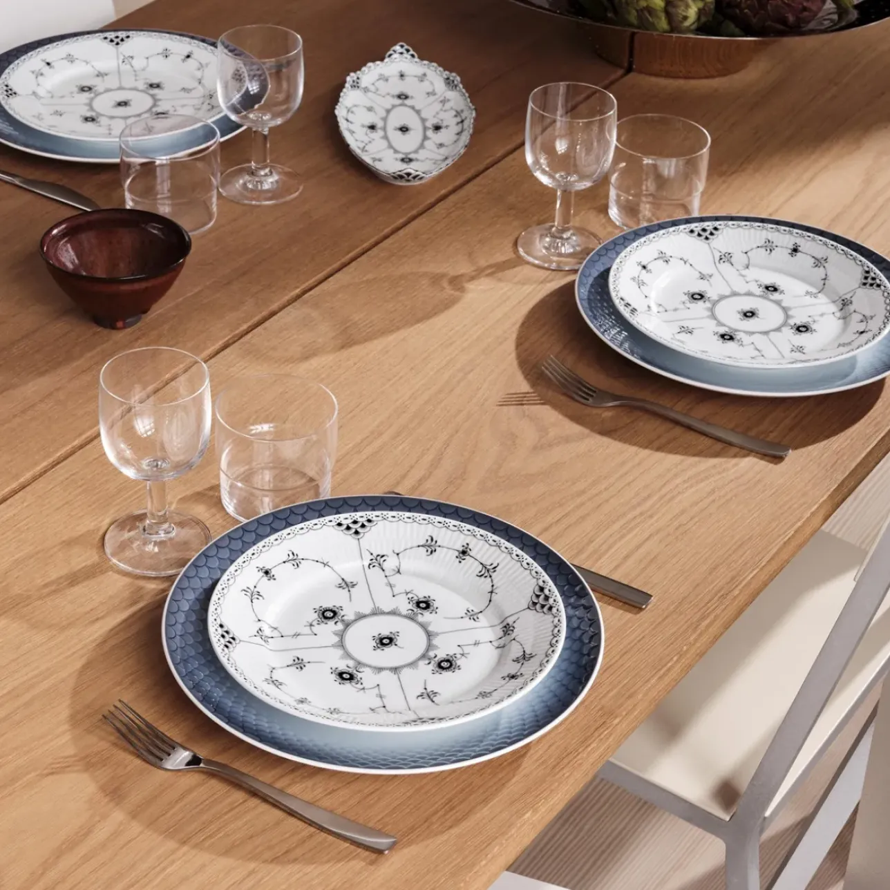 Eksklusive Steldele|Sort Musselmalet Halvblonde*Royal Copenhagen Sort Musselmalet Halvblonde tallerken, 22 cm