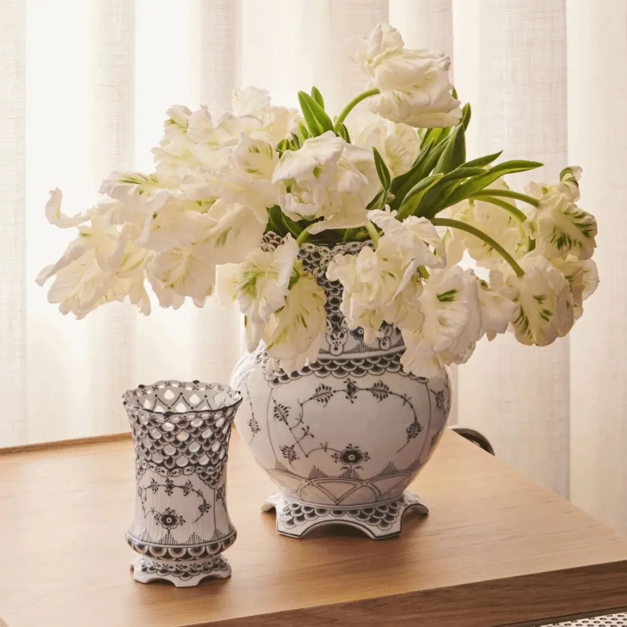 Eksklusive Steldele|Sort Musselmalet Helblonde*Royal Copenhagen Sort Musselmalet Helblonde vase, 22 cm