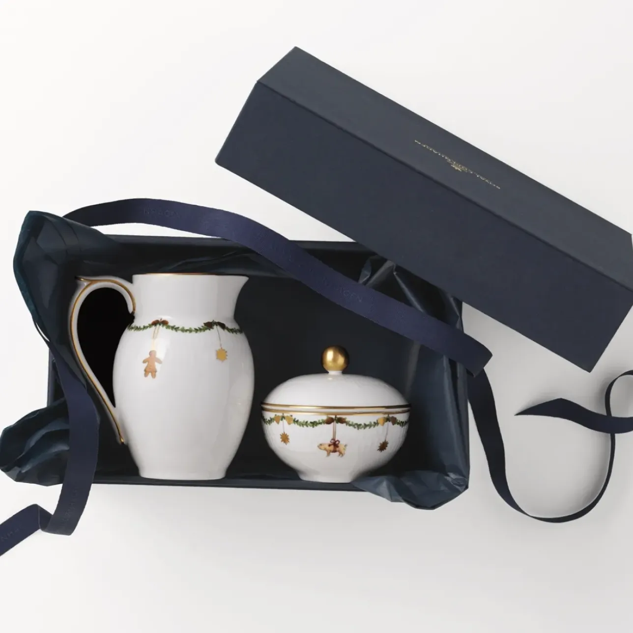 Stjerne Riflet Jul|Kander*Royal Copenhagen Stjerne Riflet Jul mælkekande, 39 cl