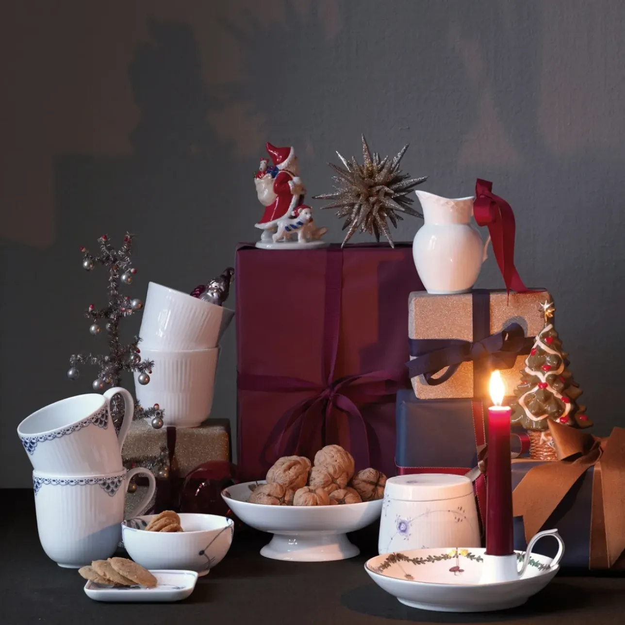 Stjerne Riflet Jul|Snackskåle*Royal Copenhagen Stjerne Riflet Jul skål på fod, 42 cl